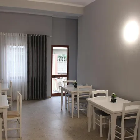 Maledhi Pensión Berat