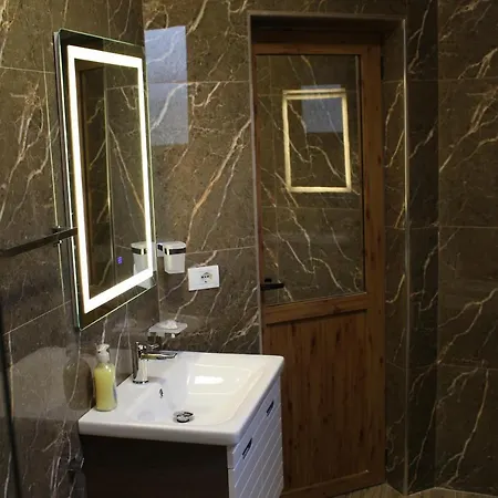 Maledhi Pensión Berat