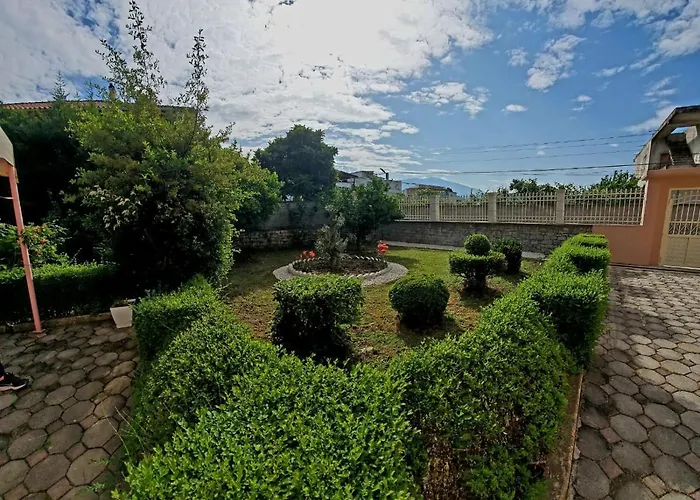 Maledhi Гостевой дом Берат